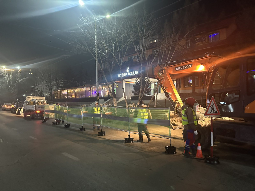 Зүүн дөрвөн замаас 25 дугаар эмийн сан хүртэлх замыг засаж эхэлжээ