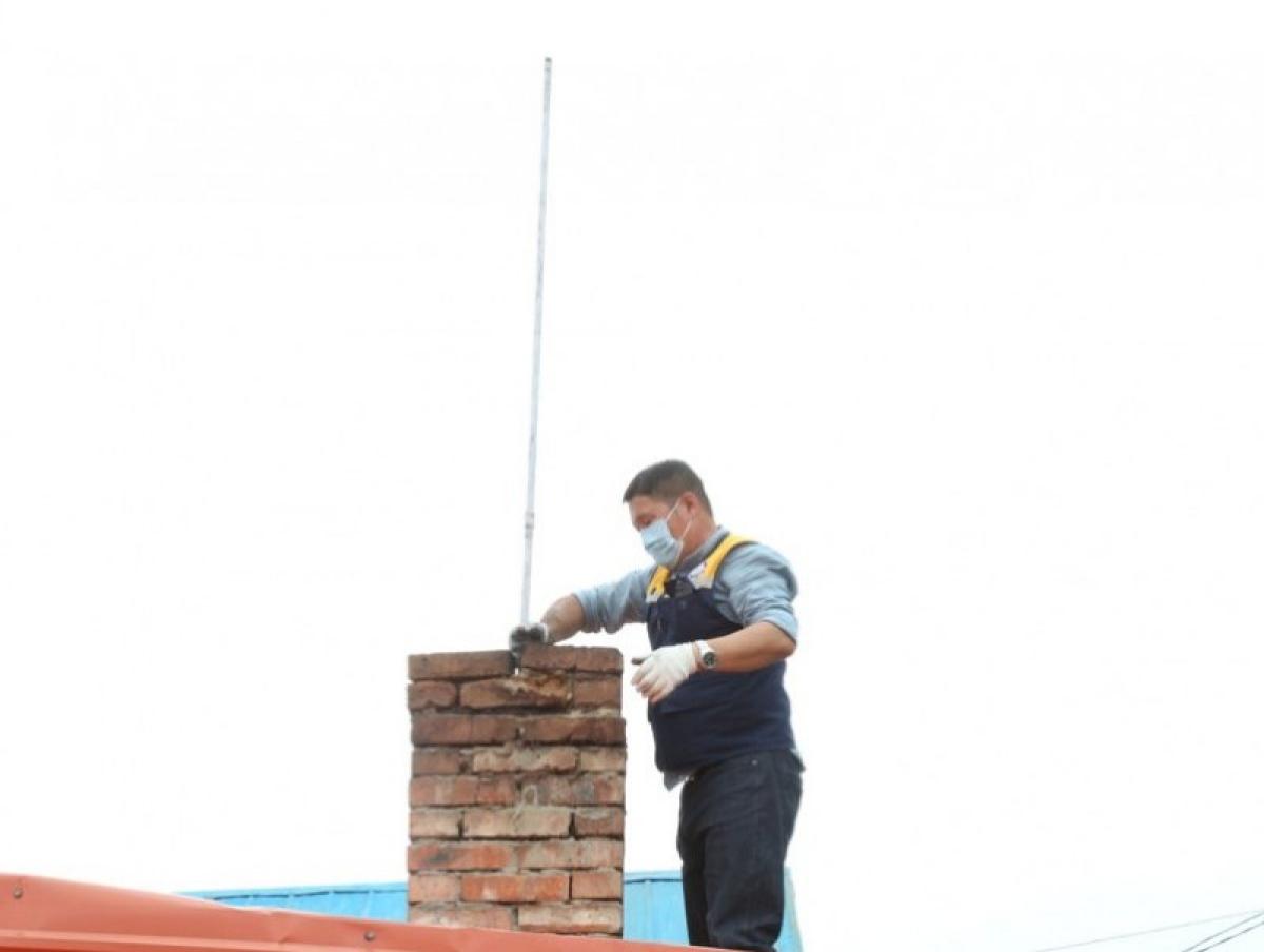 Түлш хэрэглэгчдэд үйлчлэх төвөөс айл өрхийн яндан, зуухыг тогтмол хөөлж байна