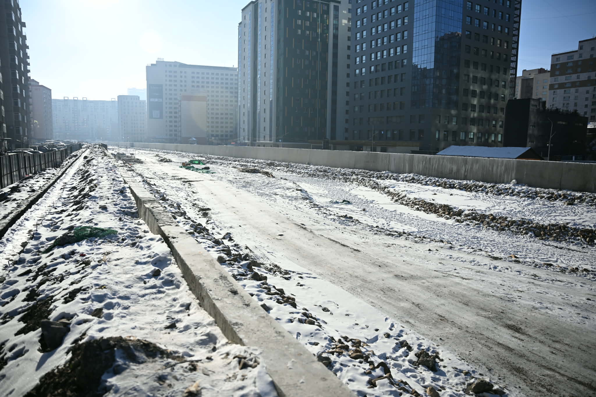 Сэлбэ голын явган зам, бусад тохижилтын явц 50 хувьтай байна