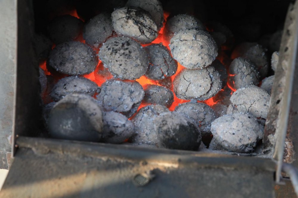 Нийтийн байранд 12 иргэн угаарын хийнд хорджээ