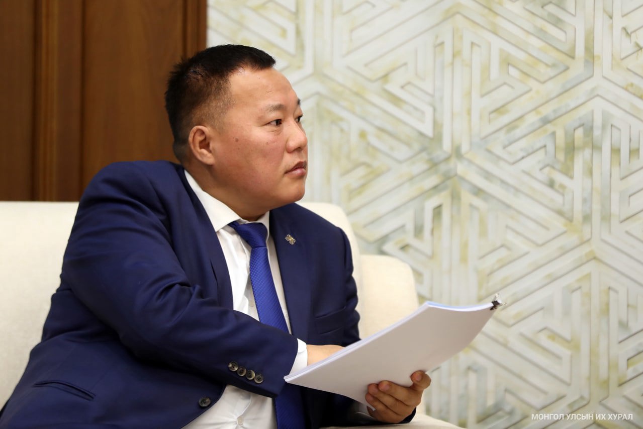 "УИХ-ын дарга Н.Учрал зарчмын шаардлага хүлээж авахгүй бол огцруулах арга хэмжээнд орно"